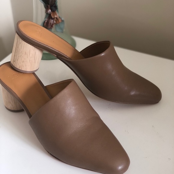 LoQ Tan Leather Mules Sz 6 37 Cylinder Heel - Picture 3 of 9